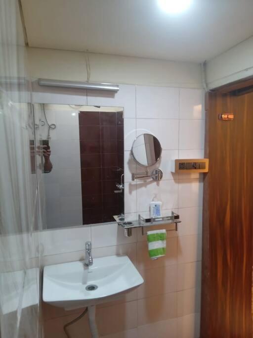 Ostro Inn Studio Apartment 加尔各答 外观 照片